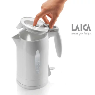 LAICA 2400 W-os Vízforraló  vízszűrő  funkcióval 